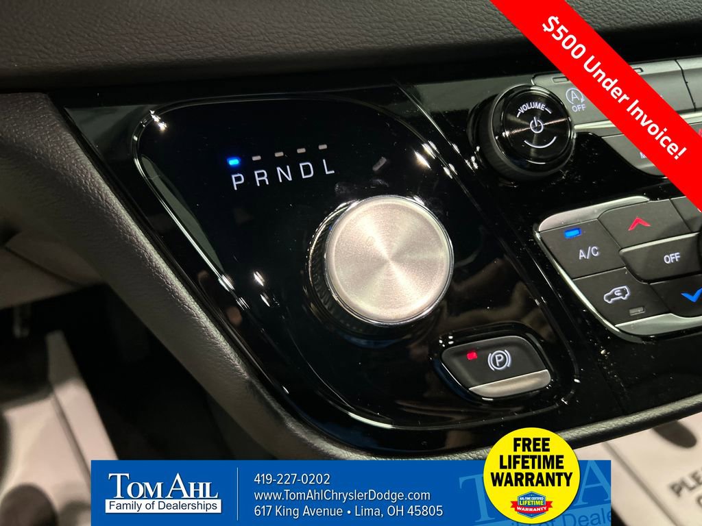 New 2026 Chrysler Voyager LX image 18