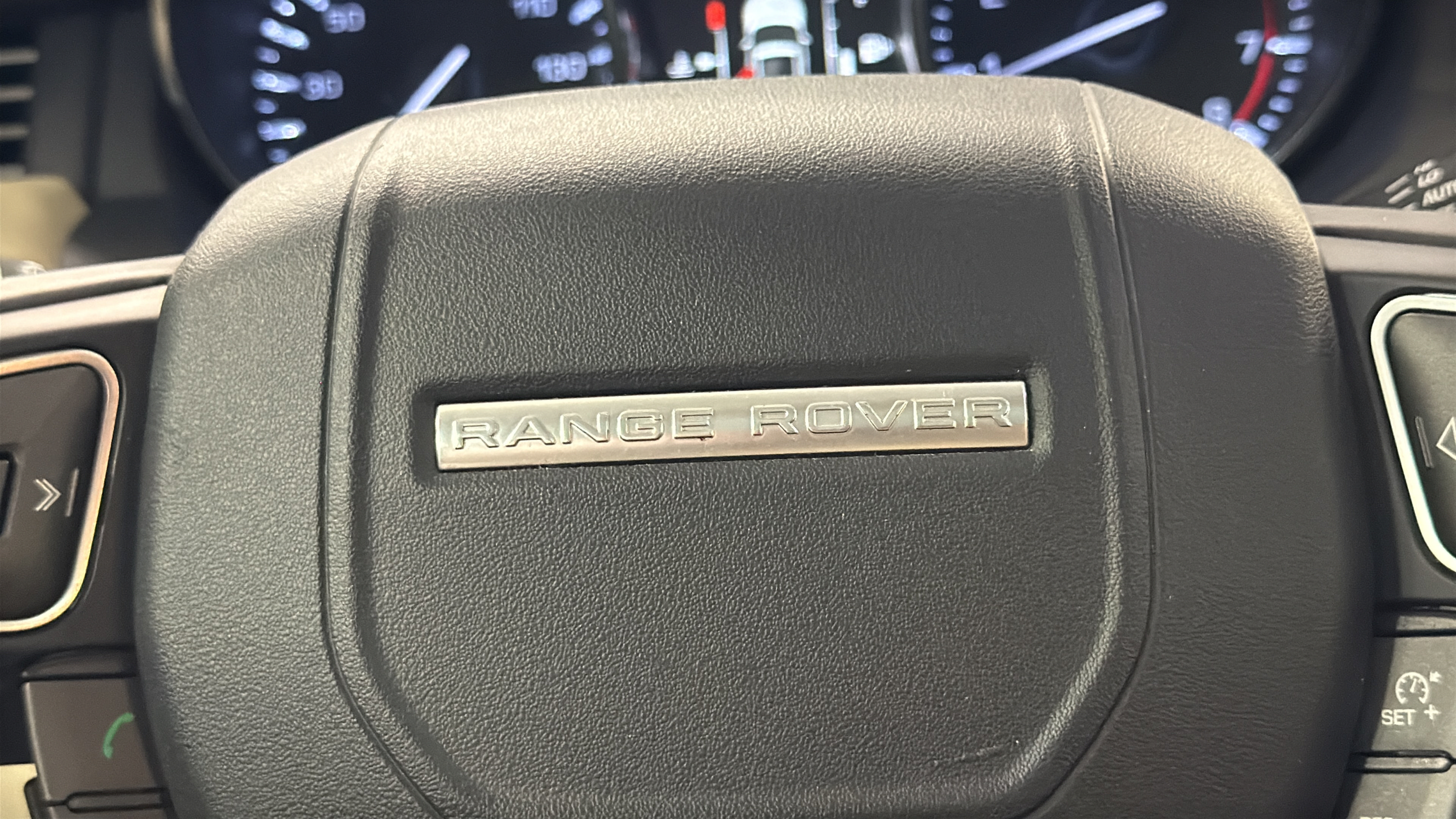 Used 2015 Land Rover Range Rover Evoque Pure Plus AWD/4WD image 28