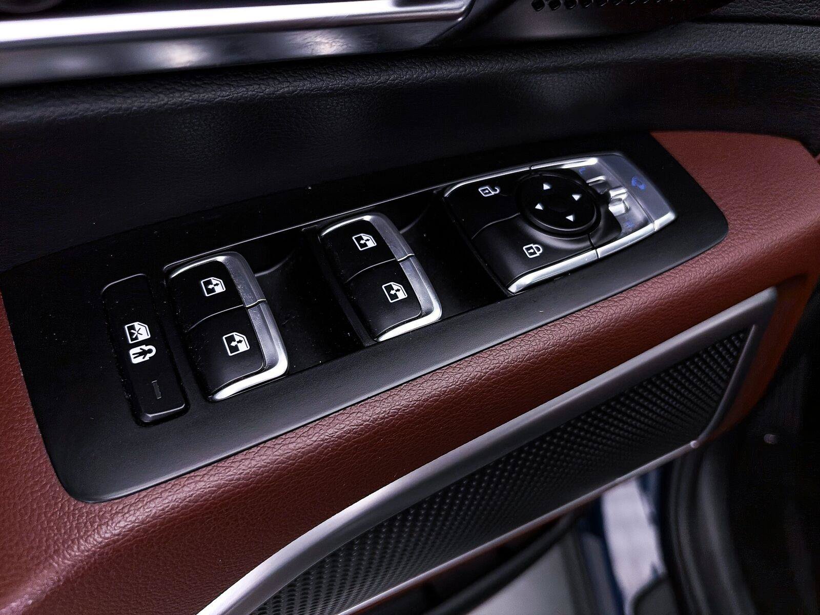Used 2024 Kia Telluride EX w/ EX Captain's Chair Package FWD image 9