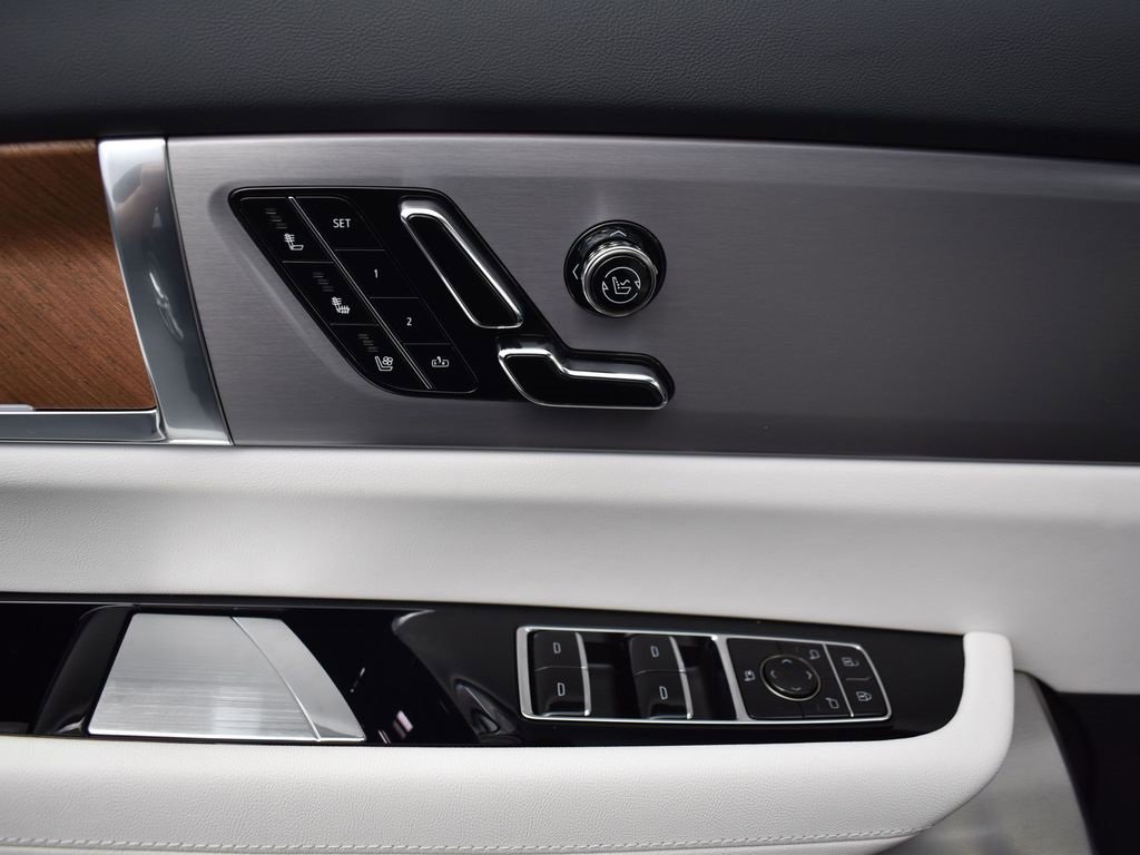 New 2026 Cadillac Vistiq Luxury w/ LPO, Floor Liner Package image 11