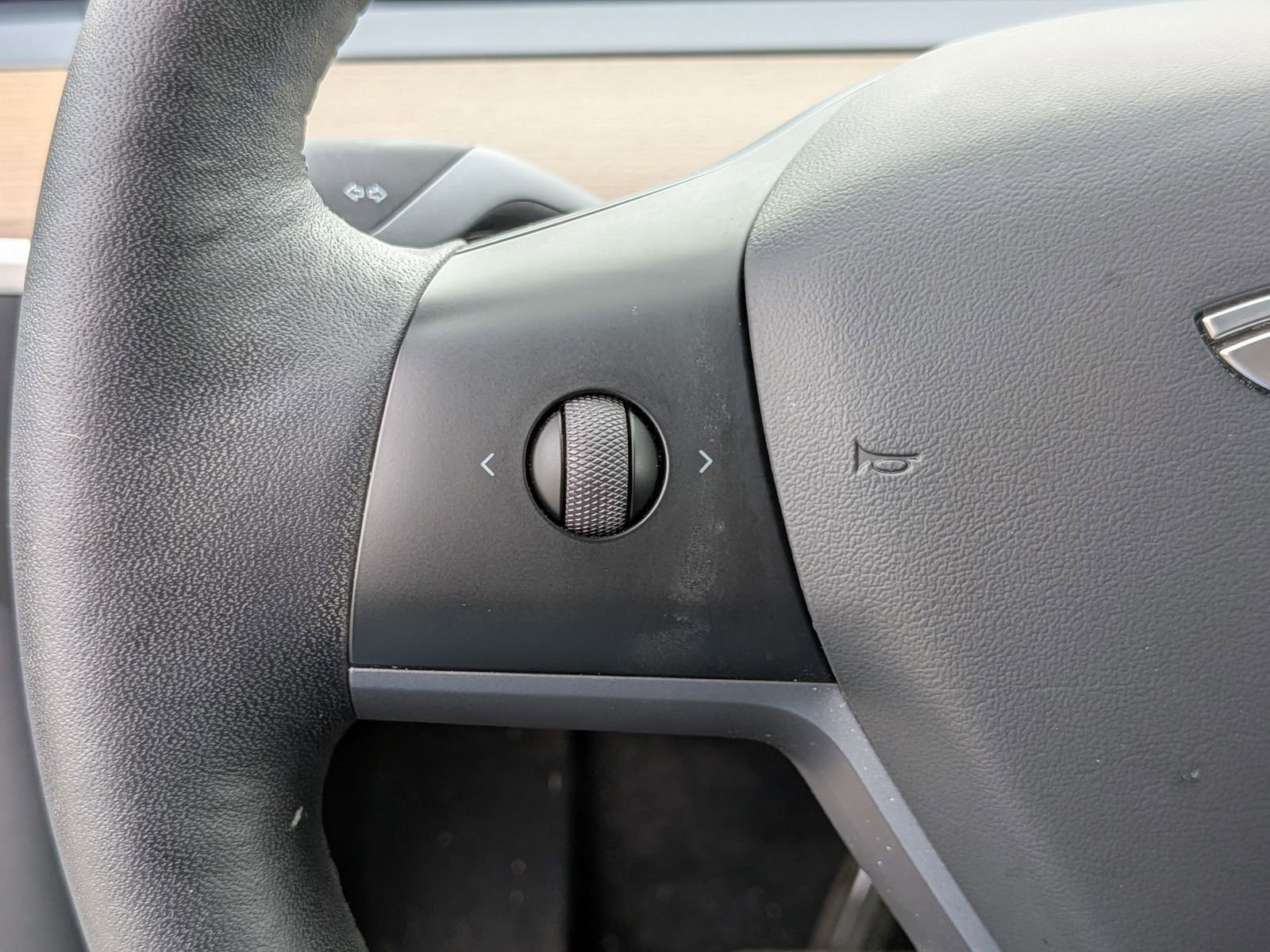 Used 2023 Tesla Model Y Long Range image 17