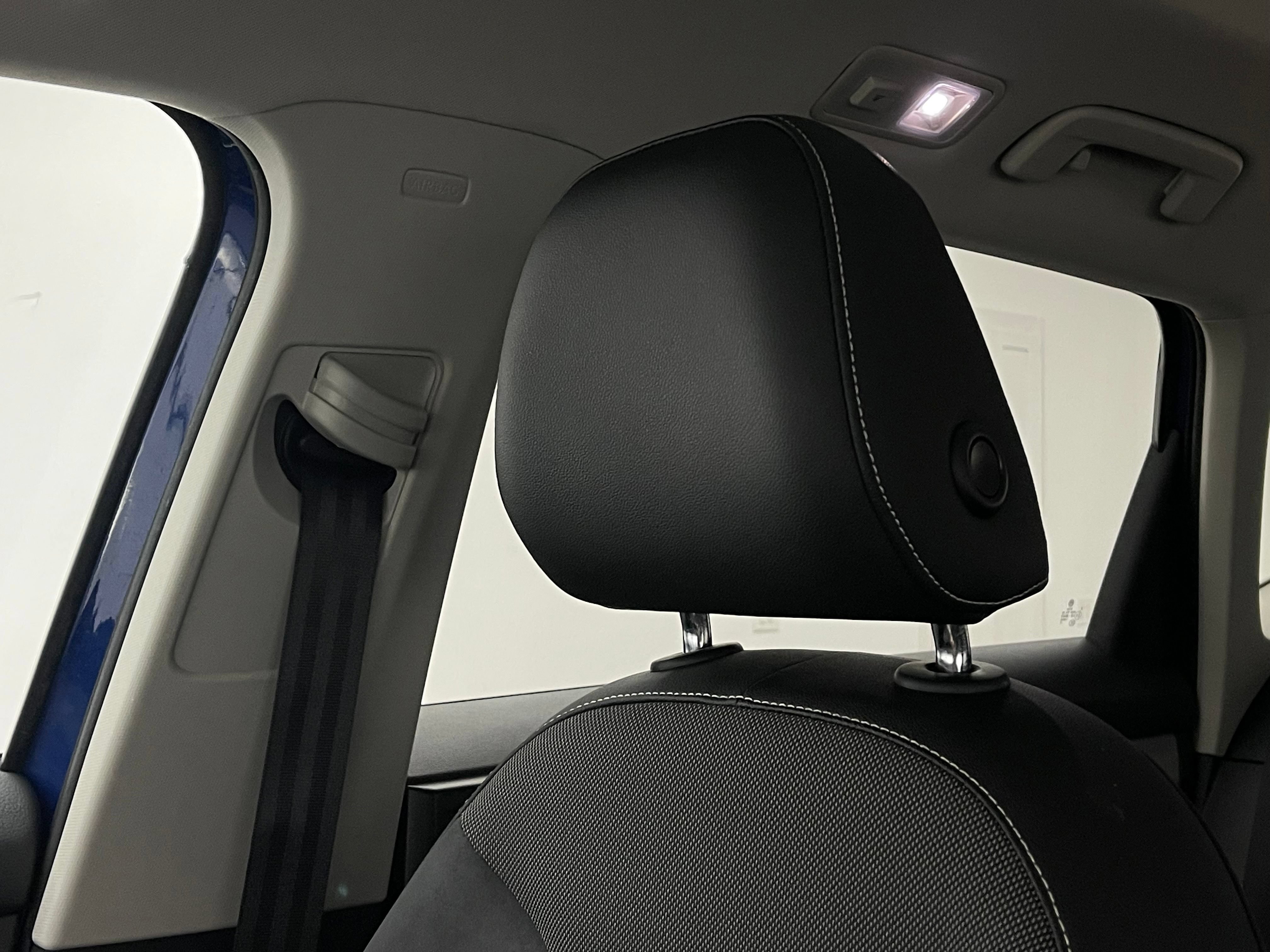 Used 2022 Volkswagen Taos SE w/ Panoramic Sunroof Package FWD image 41
