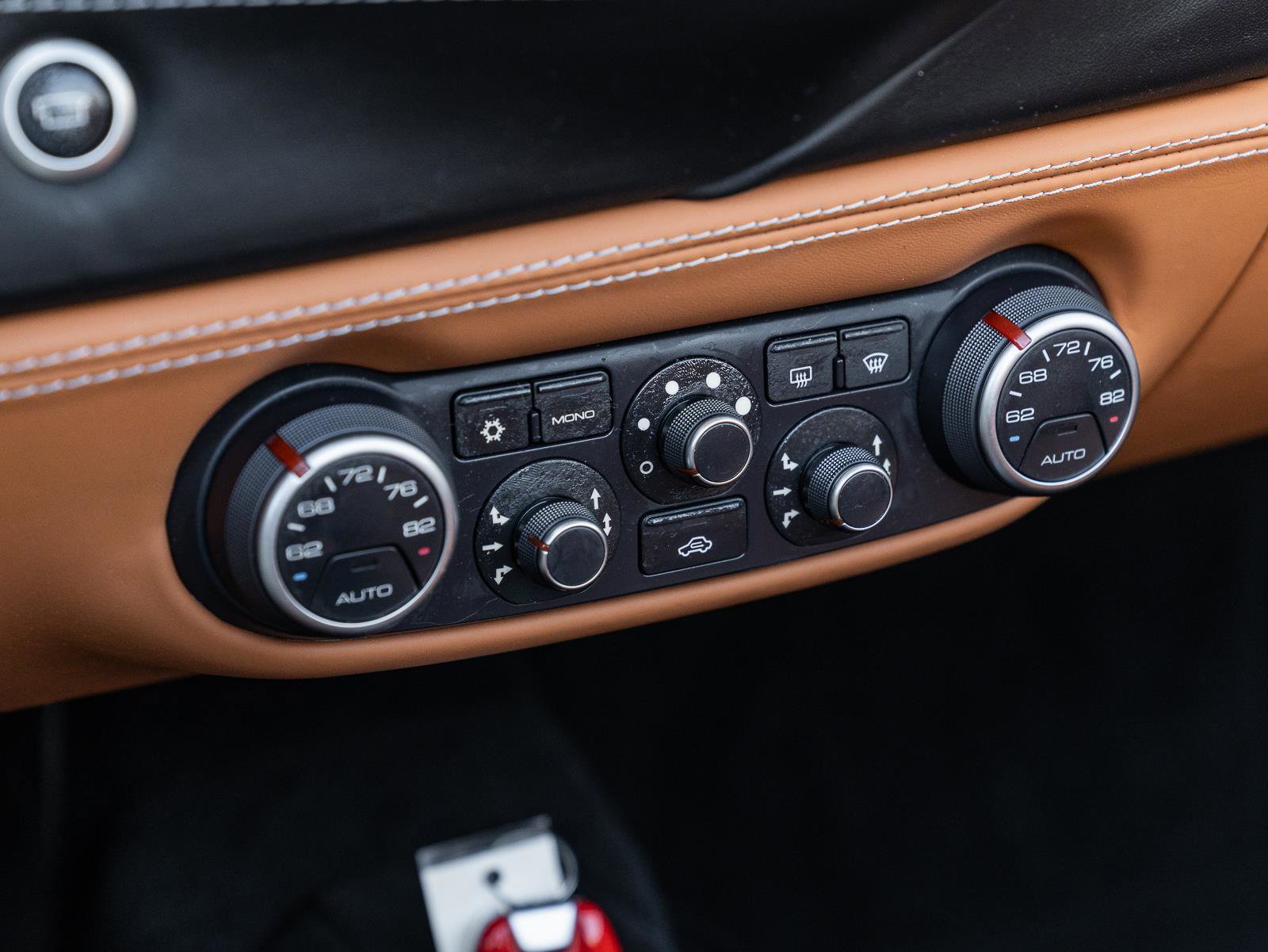 Used 2018 Ferrari 488 Spider image 46