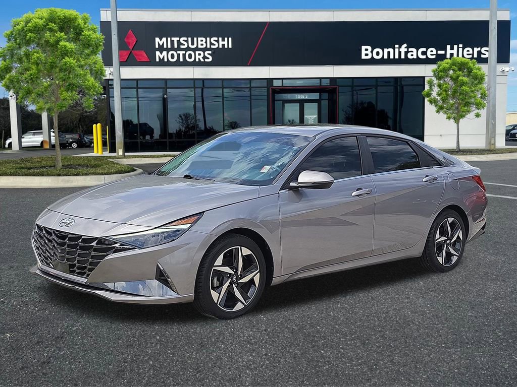 Used 2023 Hyundai Elantra Limited FWD image 2