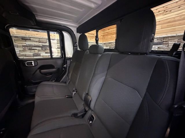 Used 2022 Jeep Gladiator Willys image 28