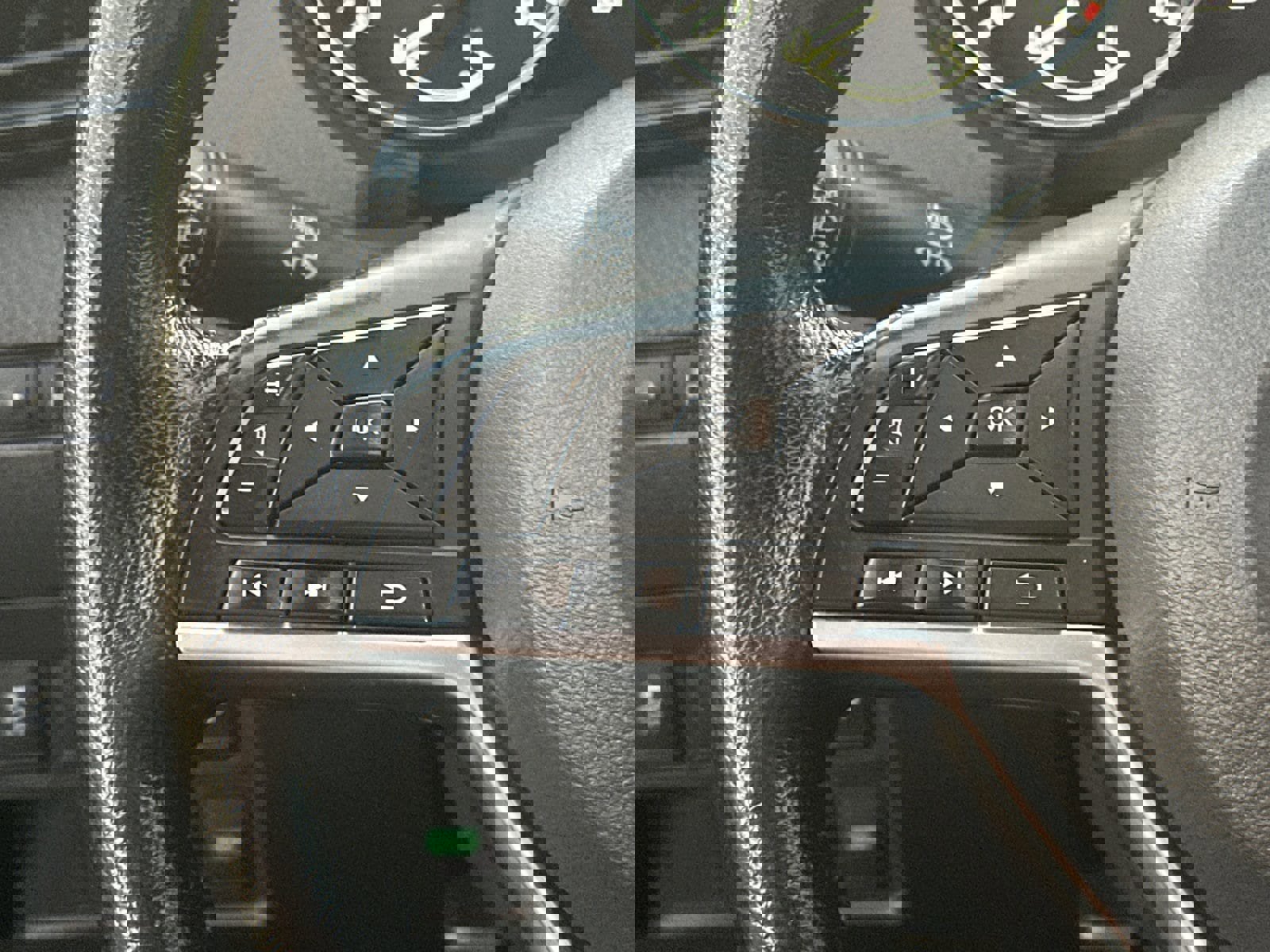 Used 2020 Nissan Rogue SV image 25