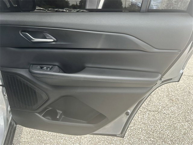 Used 2024 Jeep Grand Cherokee L Laredo image 14