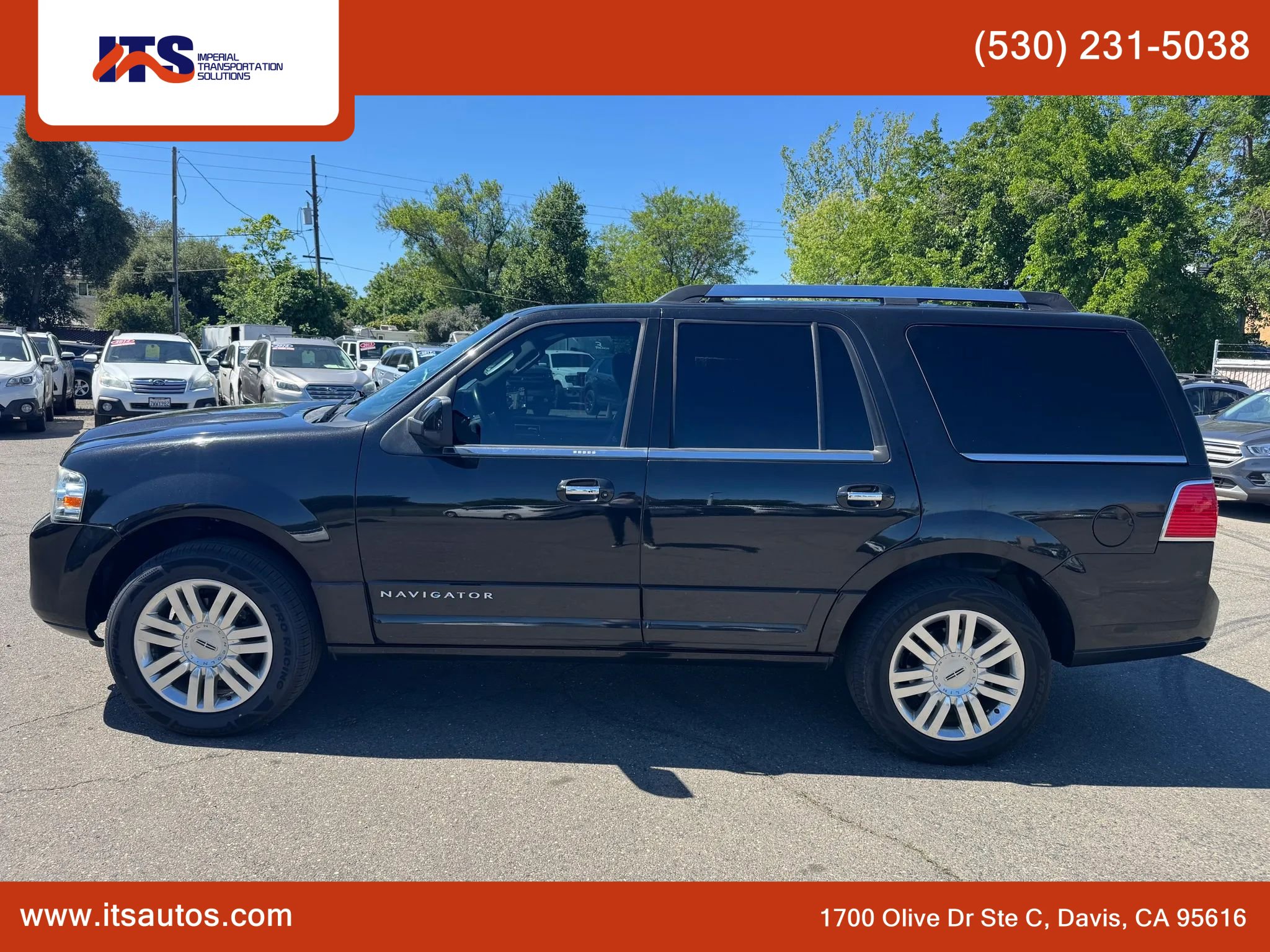 Used 2013 Lincoln Navigator 2WD w/ HD Trailer Tow Pkg image 2