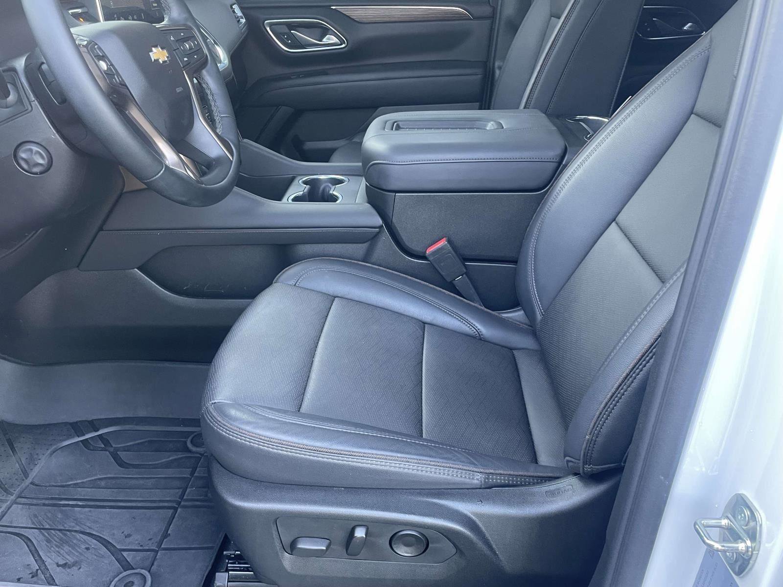 Used 2024 Chevrolet Suburban High Country image 10