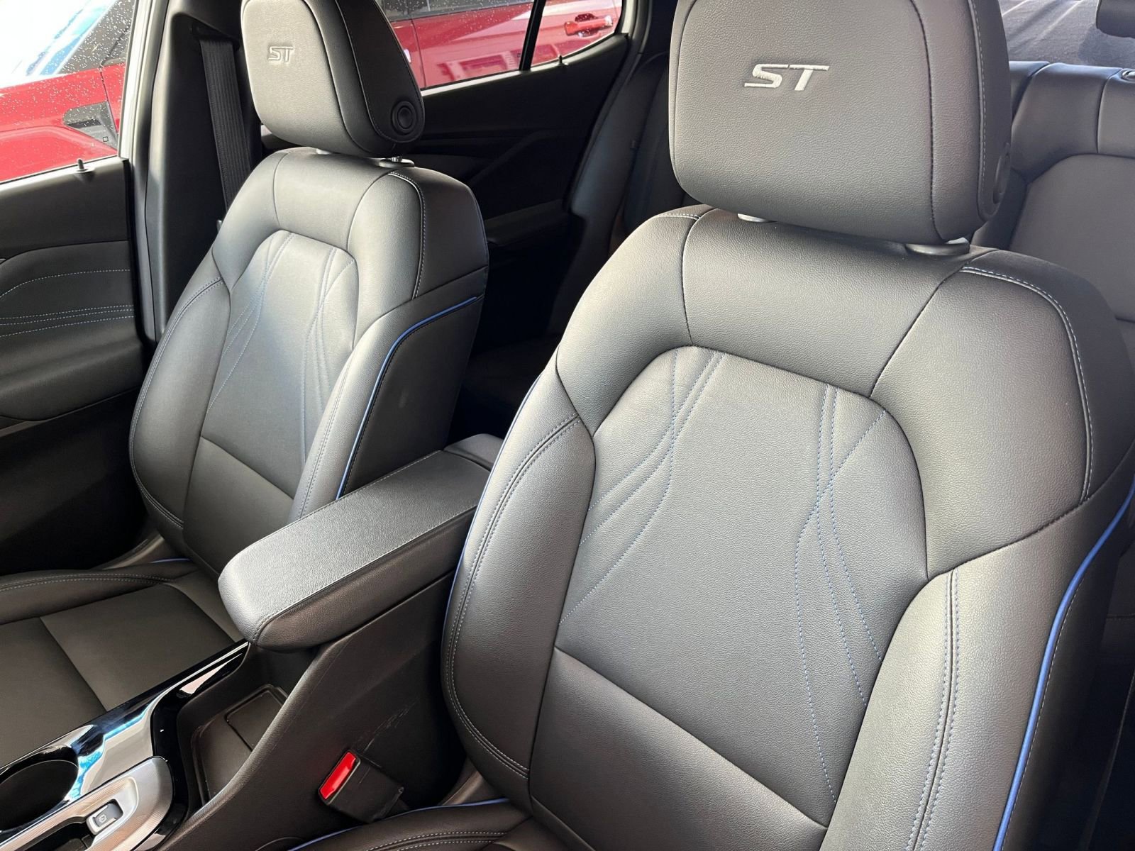 Used 2025 Buick Envista Sport Touring image 36