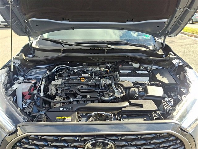 Used 2024 Toyota Corolla Cross XLE image 28