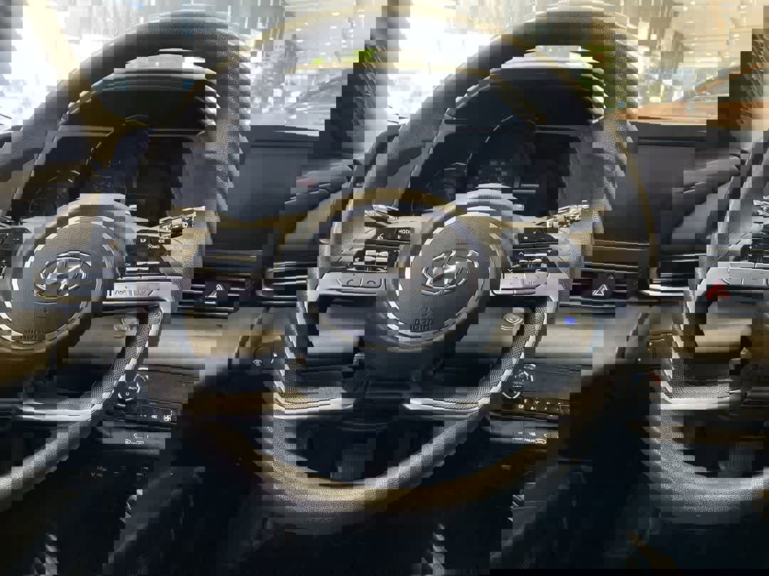 Used 2023 Hyundai Elantra SEL image 16