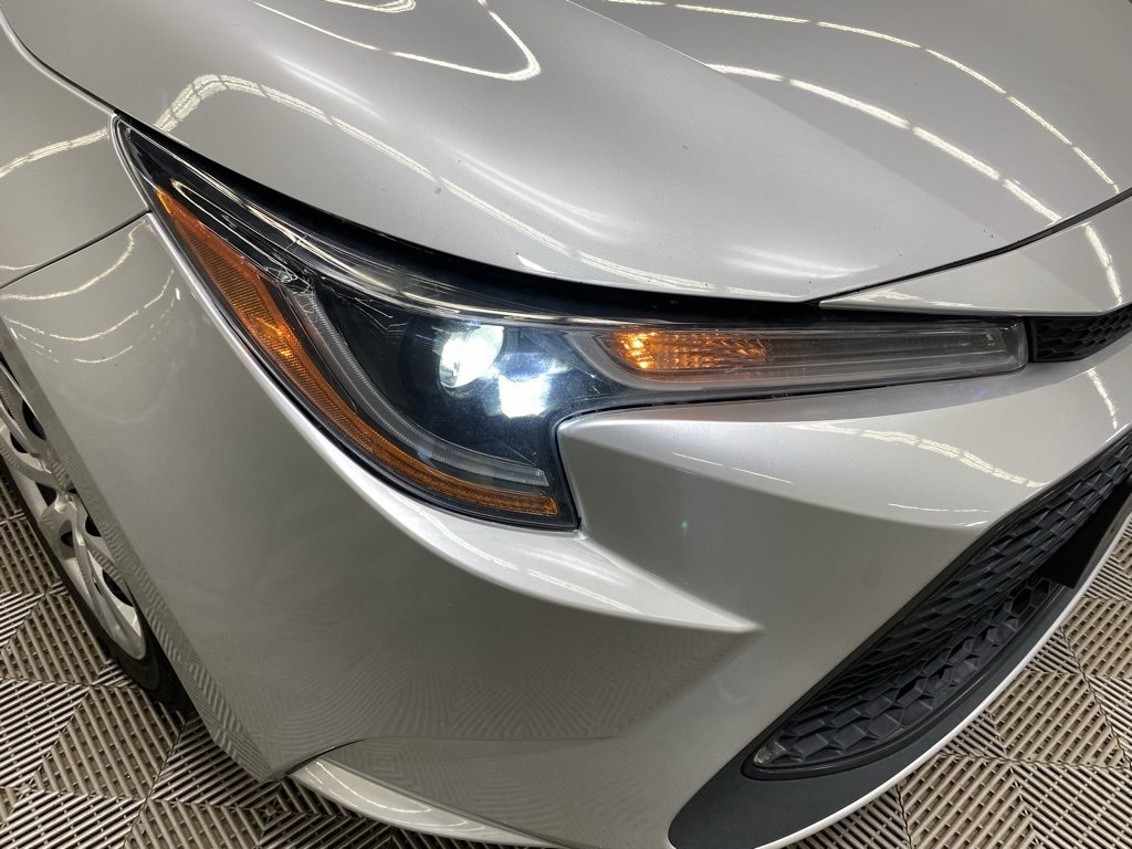 Used 2022 Toyota Corolla LE image 5