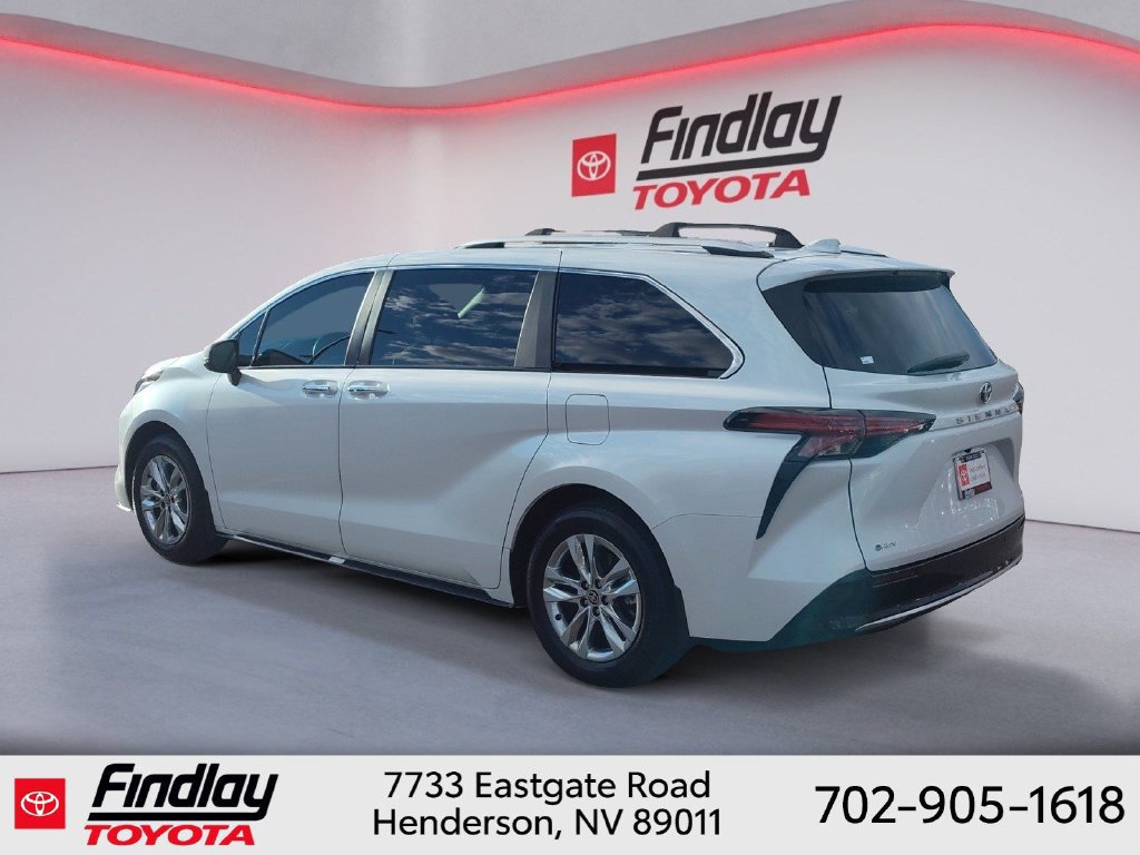 Certified 2025 Toyota Sienna Limited FWD image 3