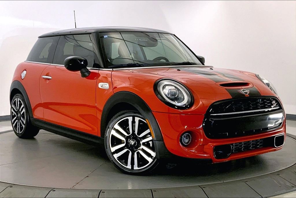 Used 2020 MINI Cooper S image 1