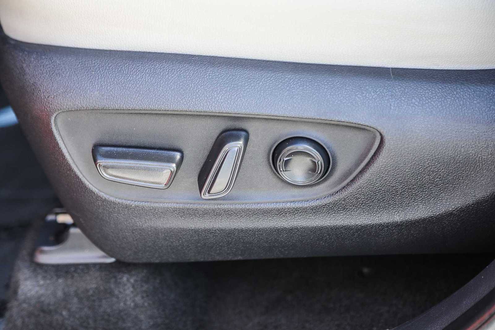 Used 2024 Toyota Grand Highlander Limited image 19