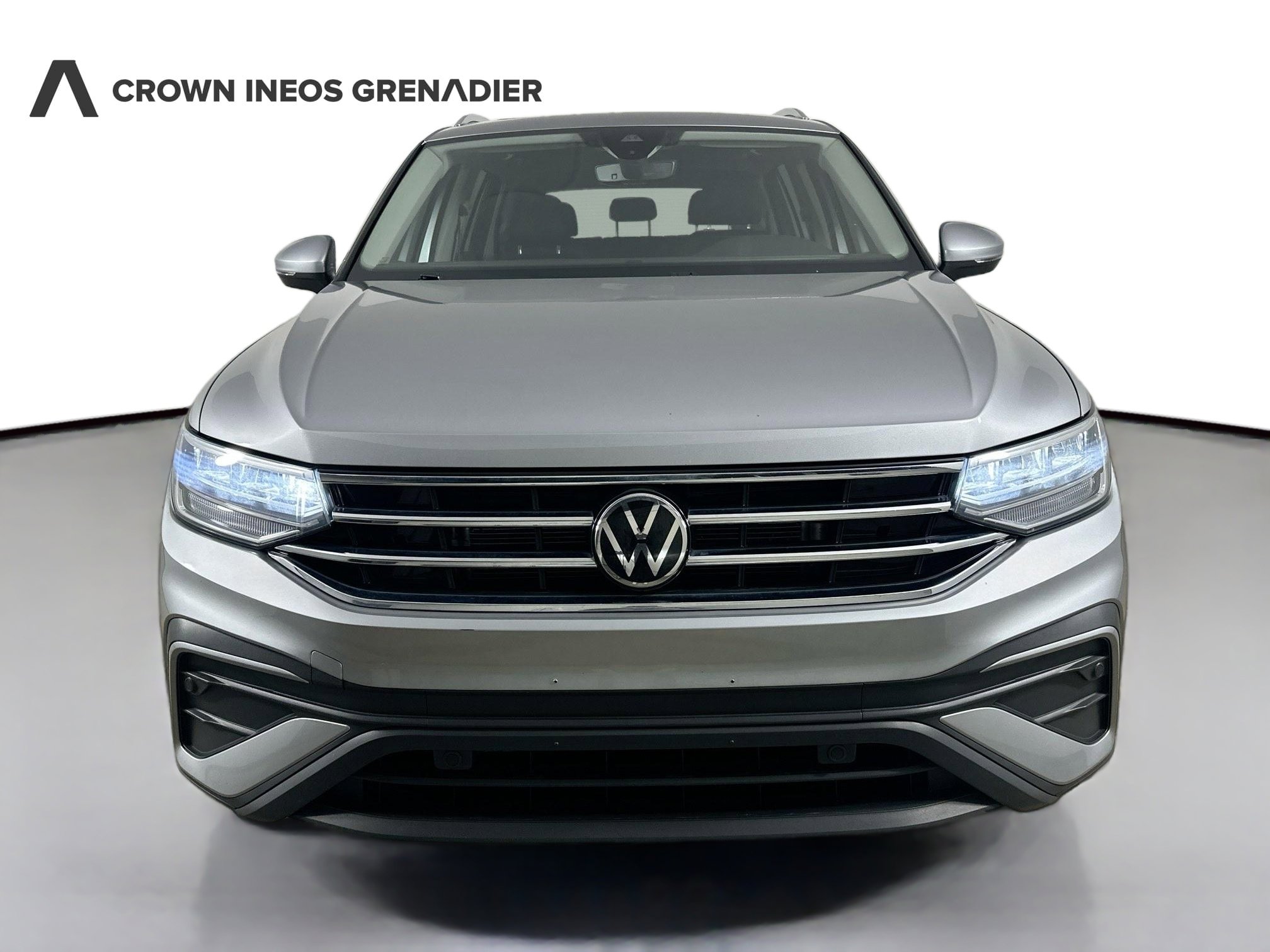 Used 2022 Volkswagen Tiguan SE AWD/4WD image 2