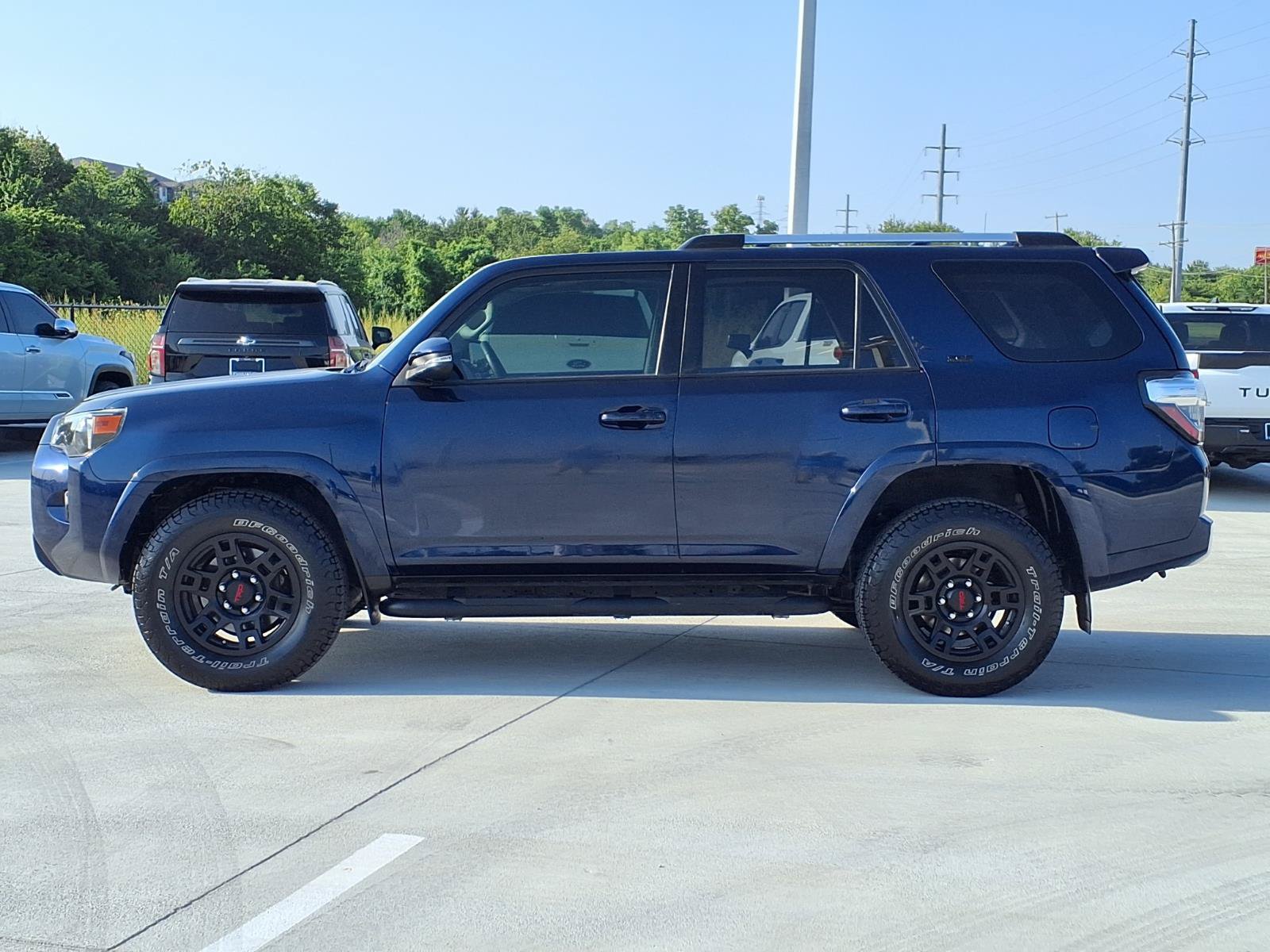 Used 2022 Toyota 4Runner SR5 Premium w/ Moonroof Package RWD image 6