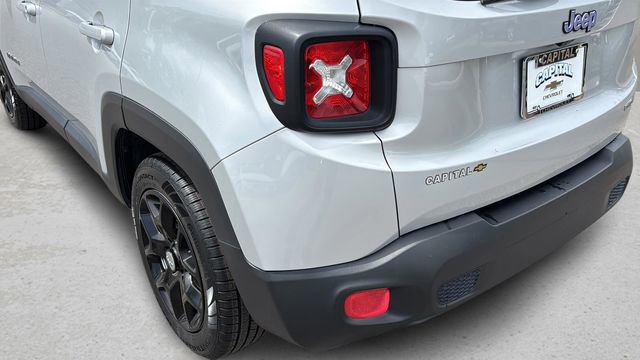 Used 2015 Jeep Renegade Latitude FWD image 35