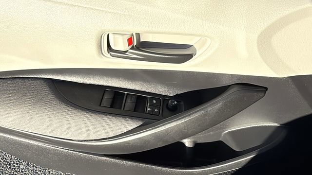 Used 2022 Toyota Corolla LE image 22