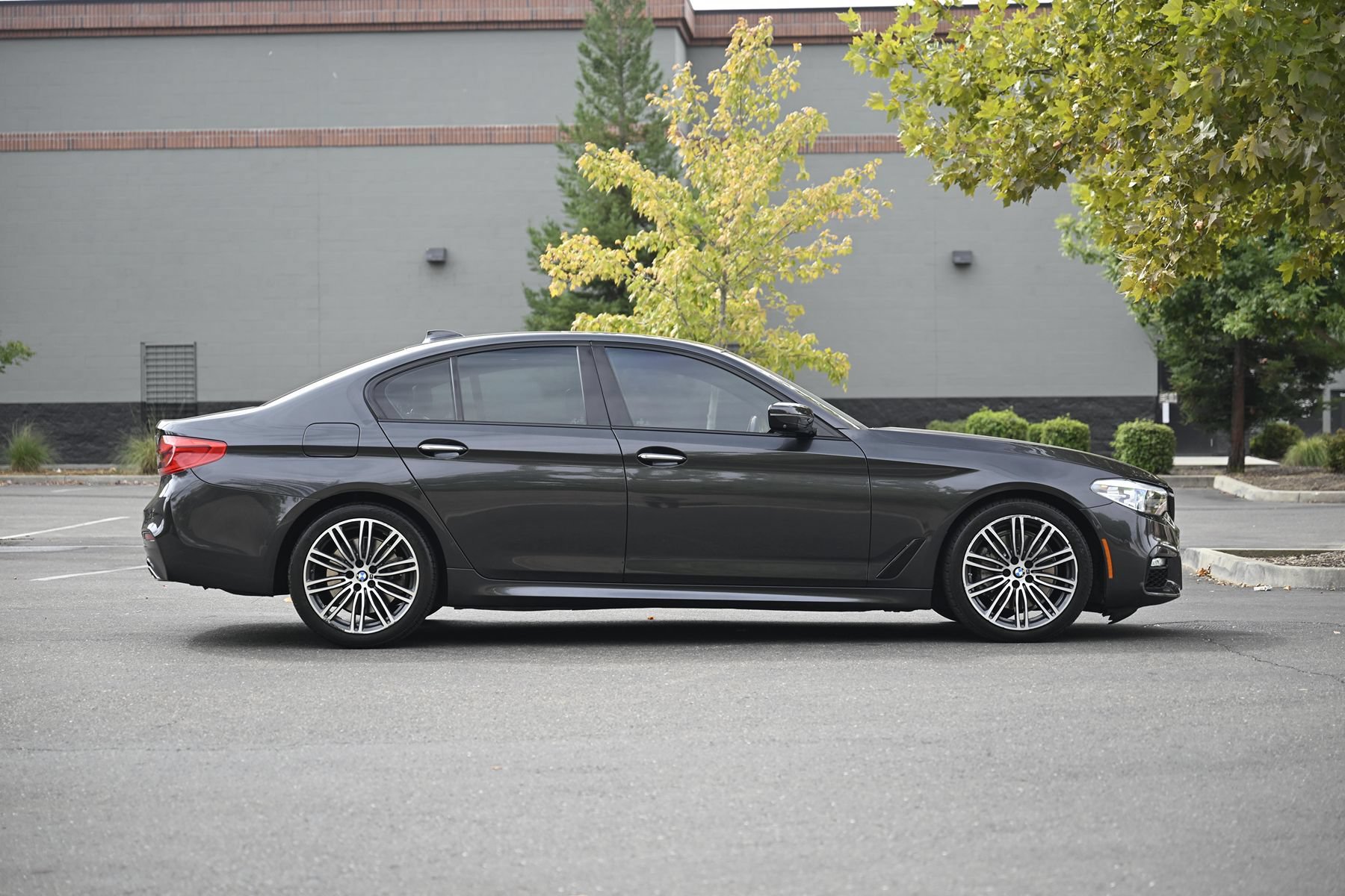 Used 2018 BMW 540i xDrive AWD/4WD image 32