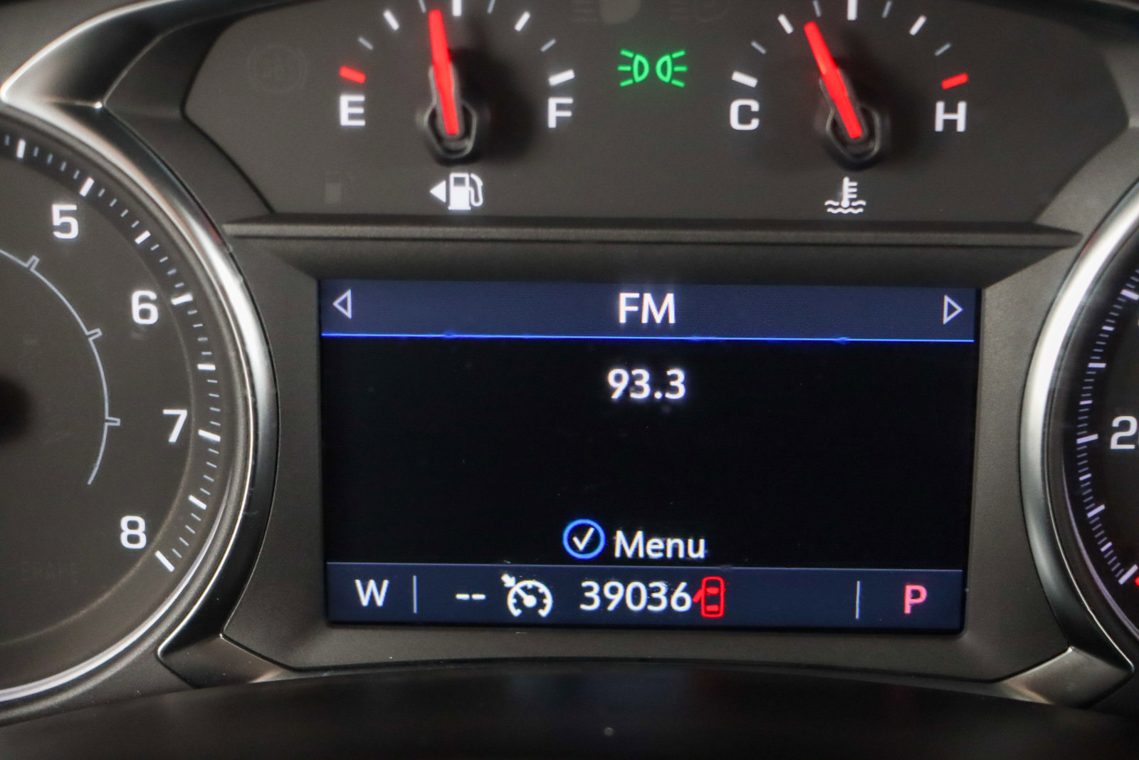 Used 2024 GMC Terrain SLT FWD image 16