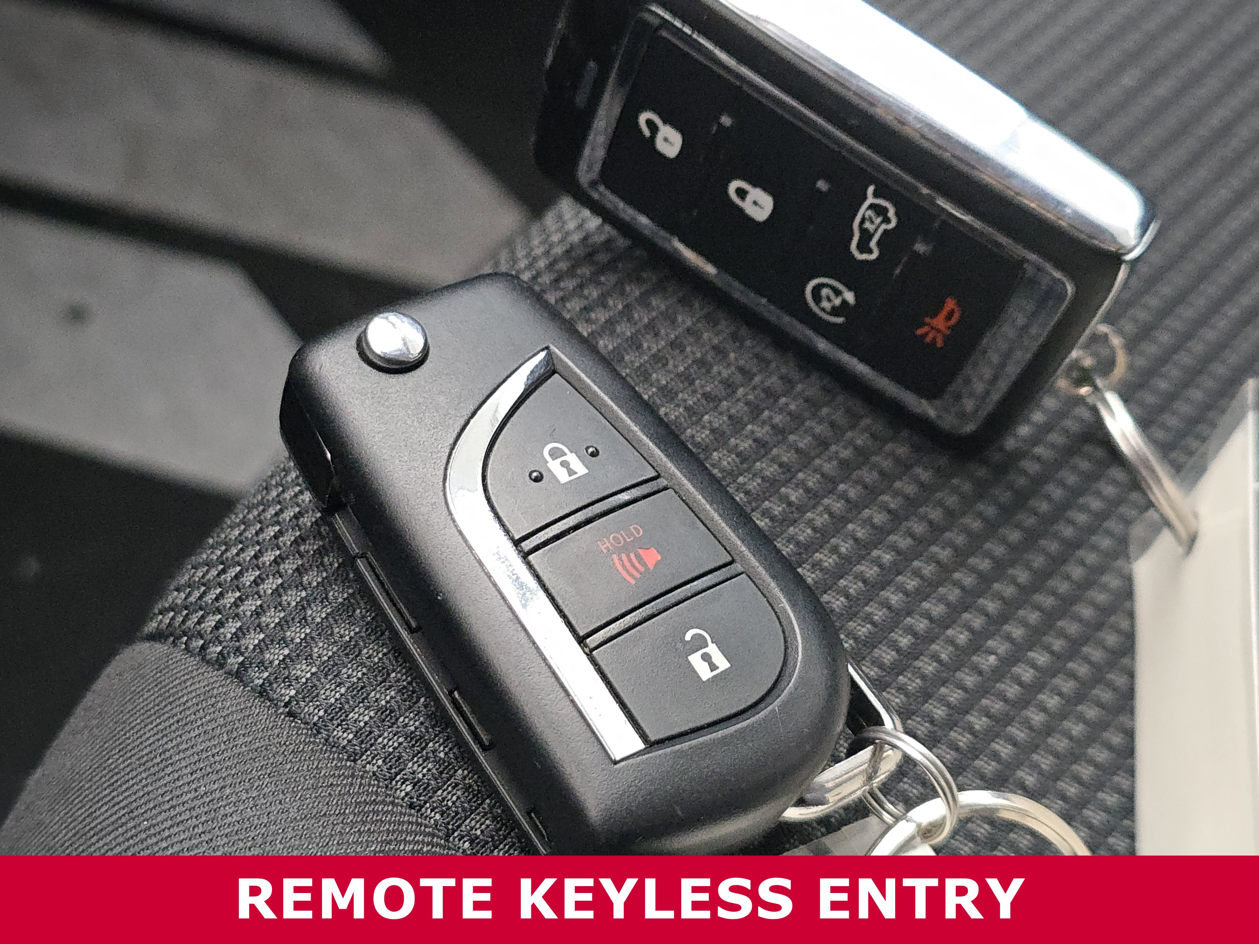 Used 2022 Toyota RAV4 LE image 31