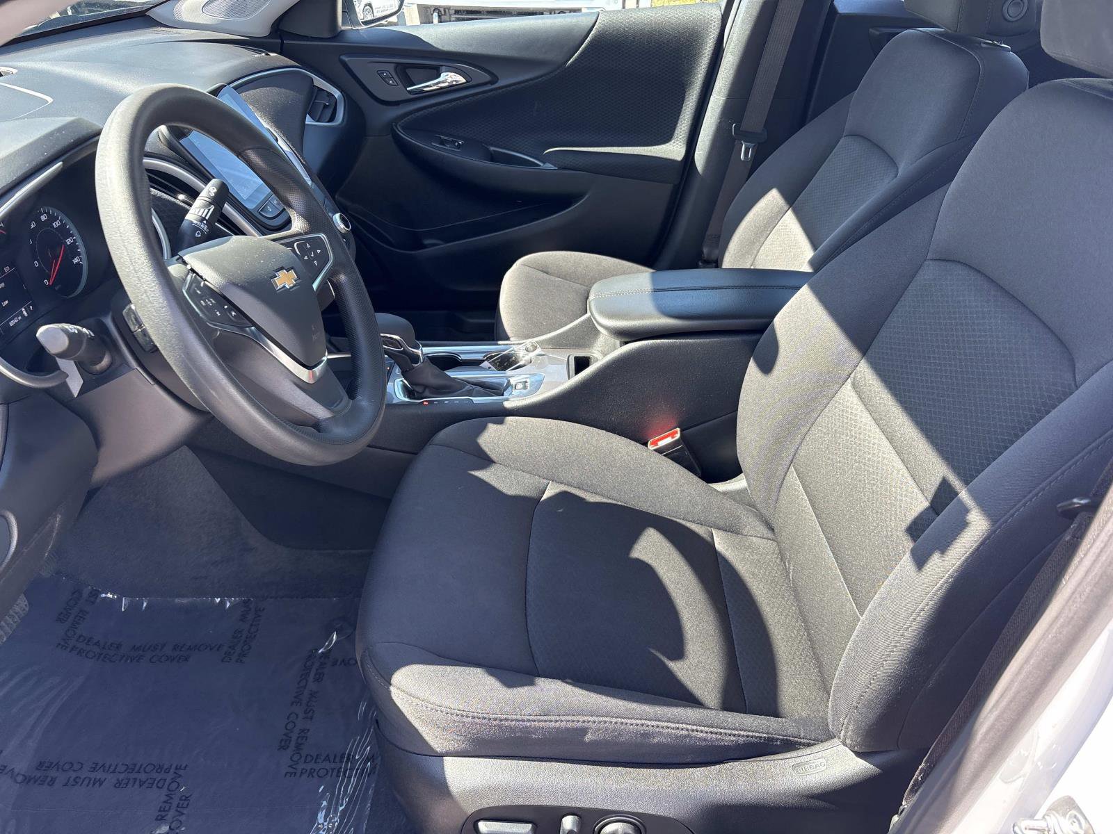 Used 2025 Chevrolet Malibu LT FWD image 14