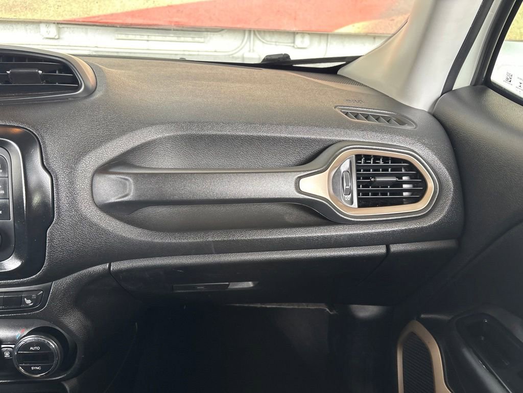 Used 2015 Jeep Renegade Limited FWD image 15