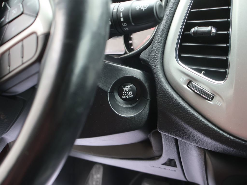 Used 2021 Jeep Compass Latitude AWD/4WD image 32