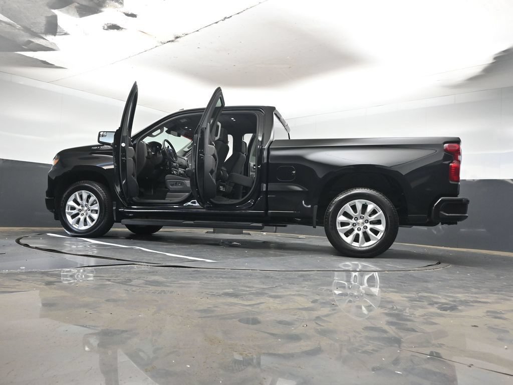 Used 2025 Chevrolet Silverado 1500 Custom RWD image 39