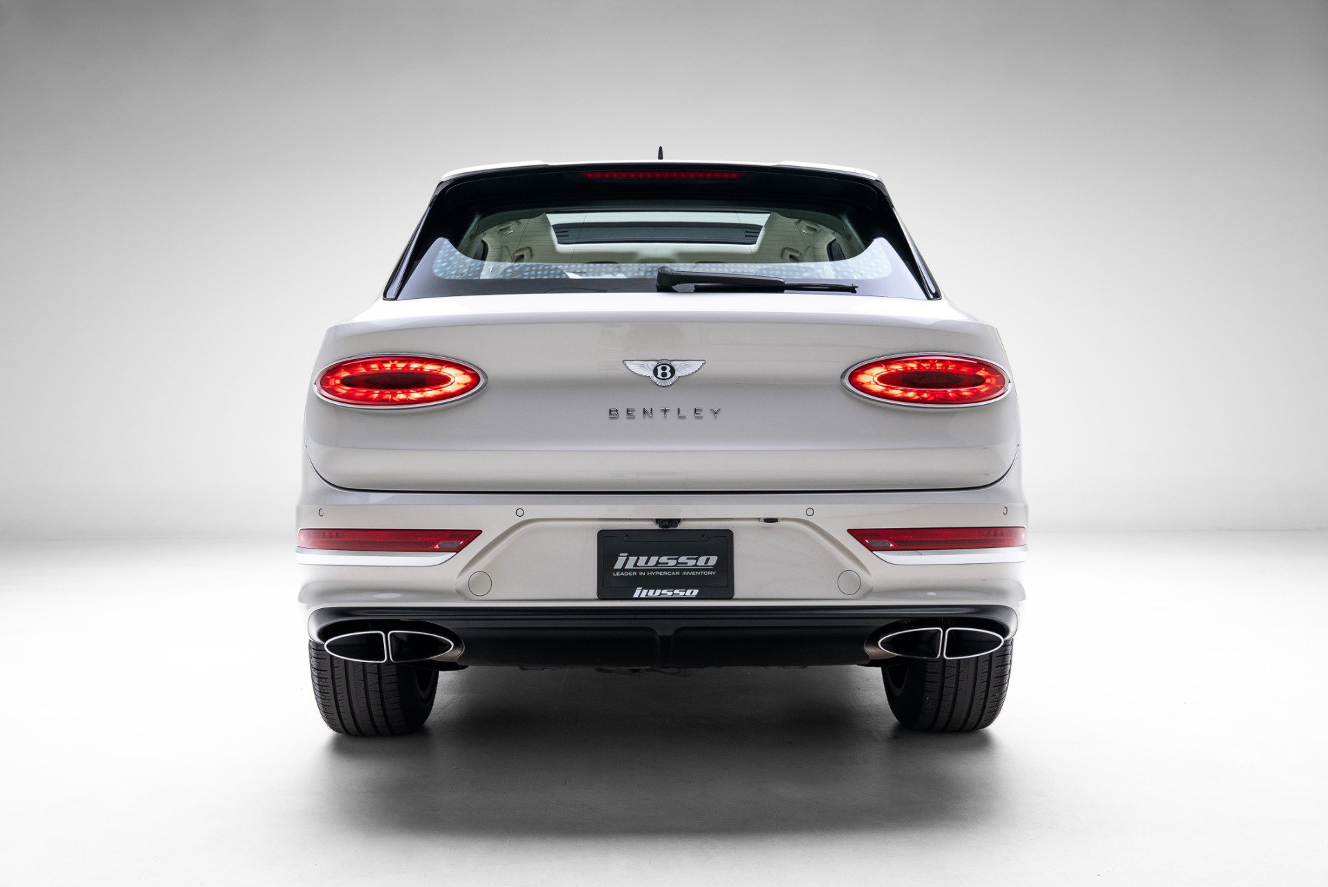 Used 2021 Bentley Bentayga image 24