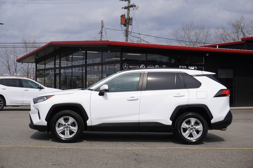 Used 2021 Toyota RAV4 XLE FWD image 4