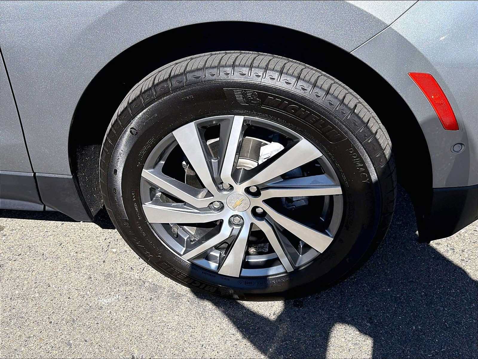 Used 2024 Chevrolet Equinox Premier AWD/4WD image 11