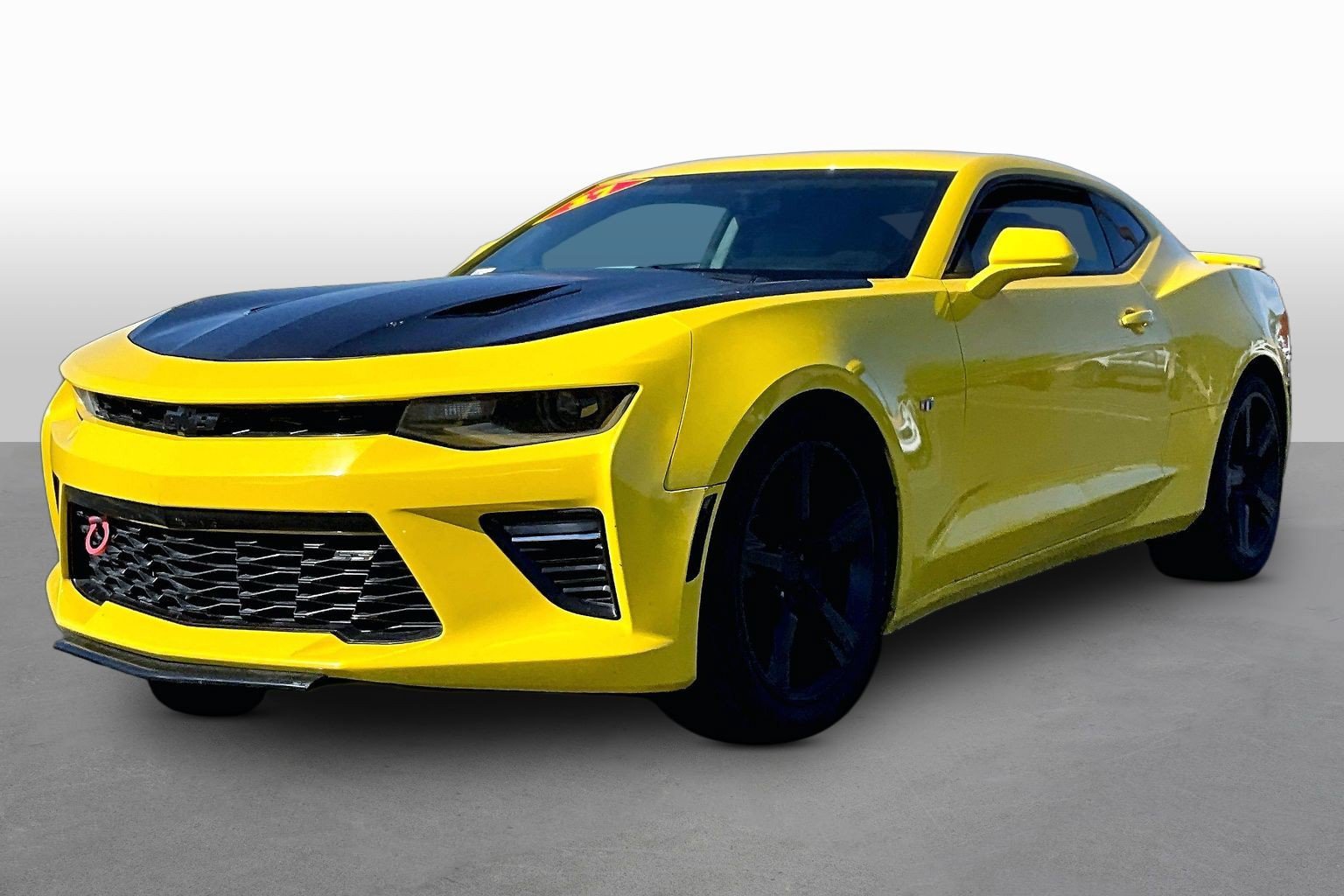 Used 2017 Chevrolet Camaro SS RWD image 1