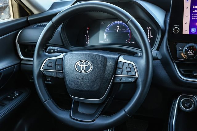 Used 2025 Toyota Grand Highlander AWD image 16