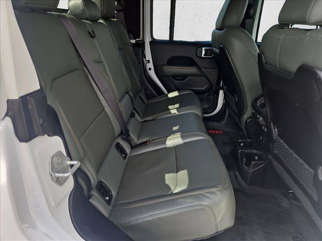 Used 2025 Jeep Gladiator Mojave AWD/4WD image 19