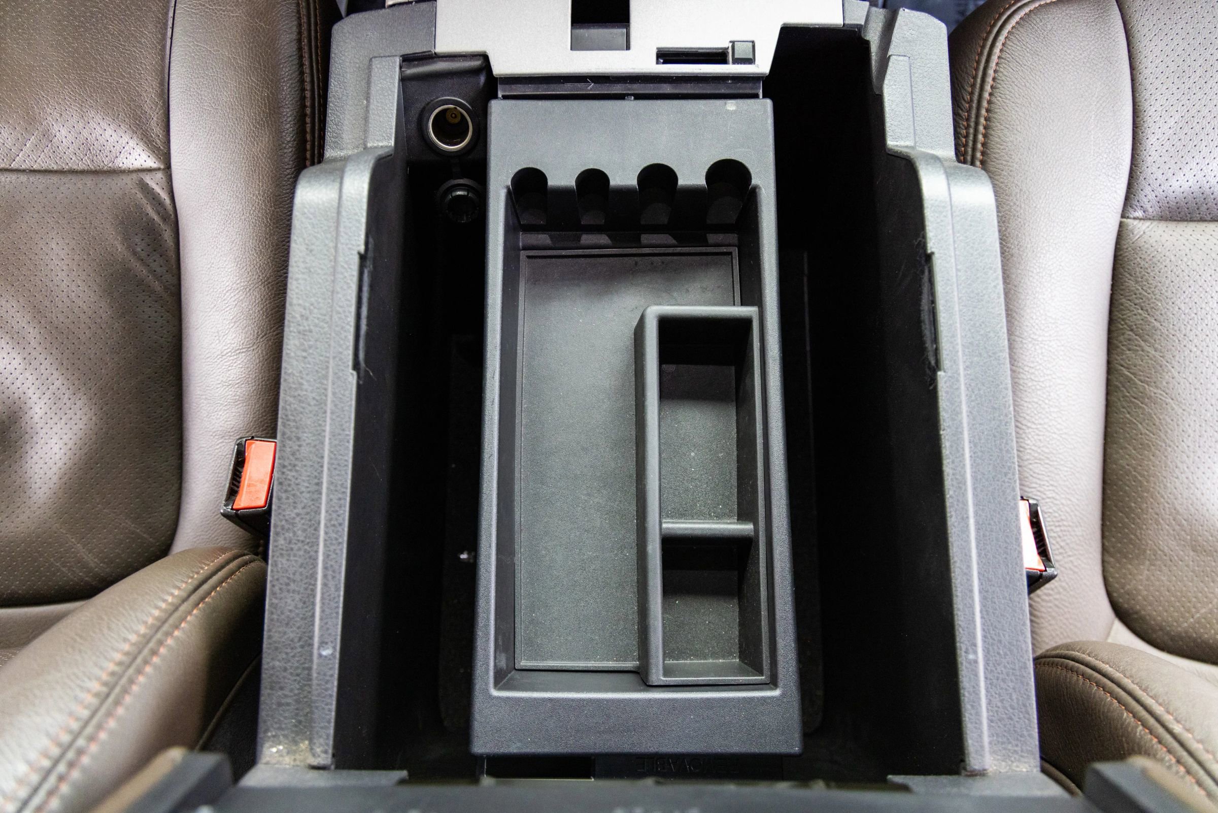 Used 2016 Ford F350 King Ranch w/ King Ranch w/Chrome Package AWD/4WD image 32