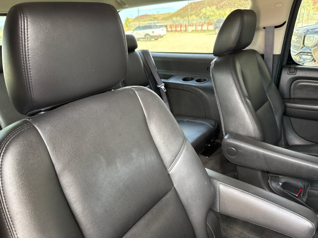 Used 2008 Buick Enclave CXL w/ Entertainment Package #4 AWD/4WD image 13