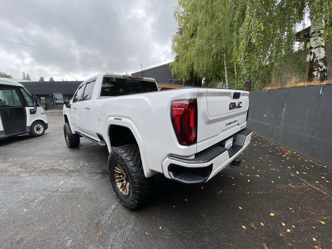 Used 2021 GMC Sierra 3500 Denali w/ Denali Ultimate Package AWD/4WD image 4