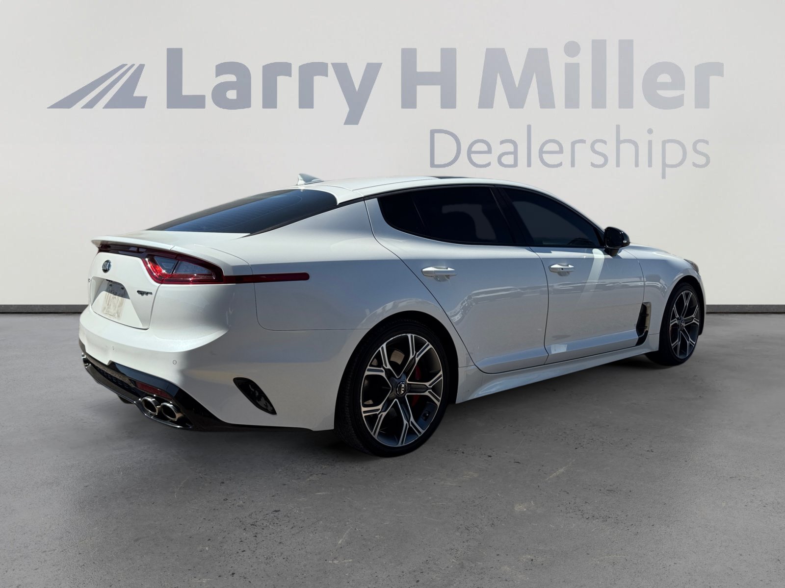 Used 2018 Kia Stinger GT2 RWD image 5