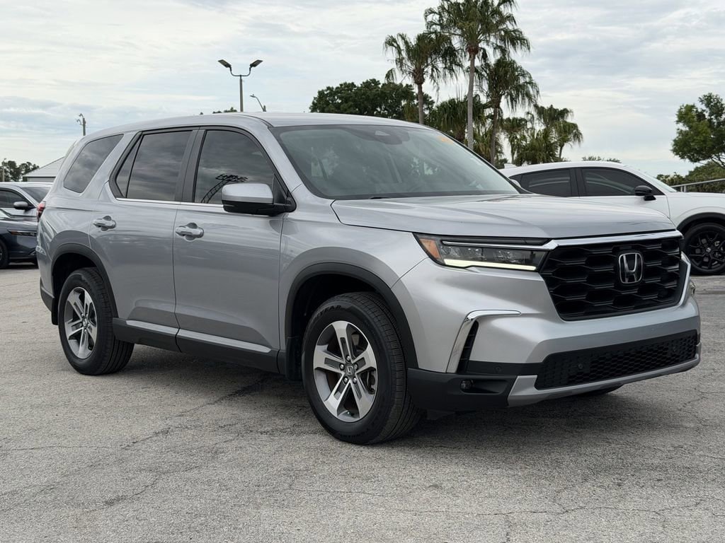 Used 2025 Honda Pilot EX-L image 2