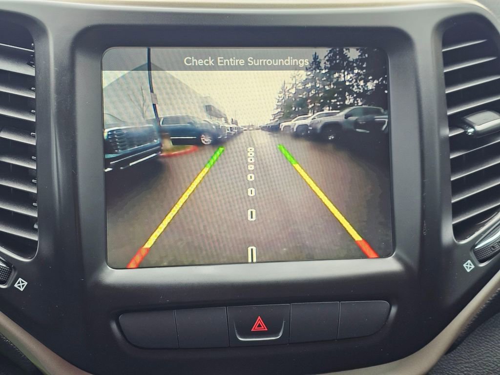 Used 2015 Jeep Cherokee Latitude w/ Cold Weather Group image 29