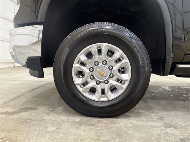 Used 2025 Chevrolet Silverado 2500 LTZ w/ LTZ Convenience Package image 32
