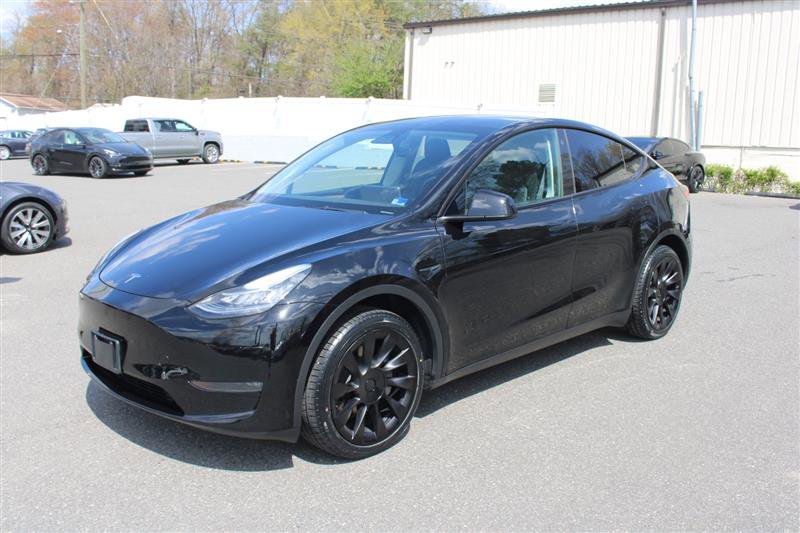 Used 2023 Tesla Model Y Long Range image 3