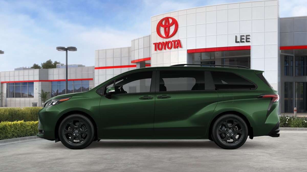 New 2026 Toyota Sienna XLE Woodland Edition AWD/4WD image 4