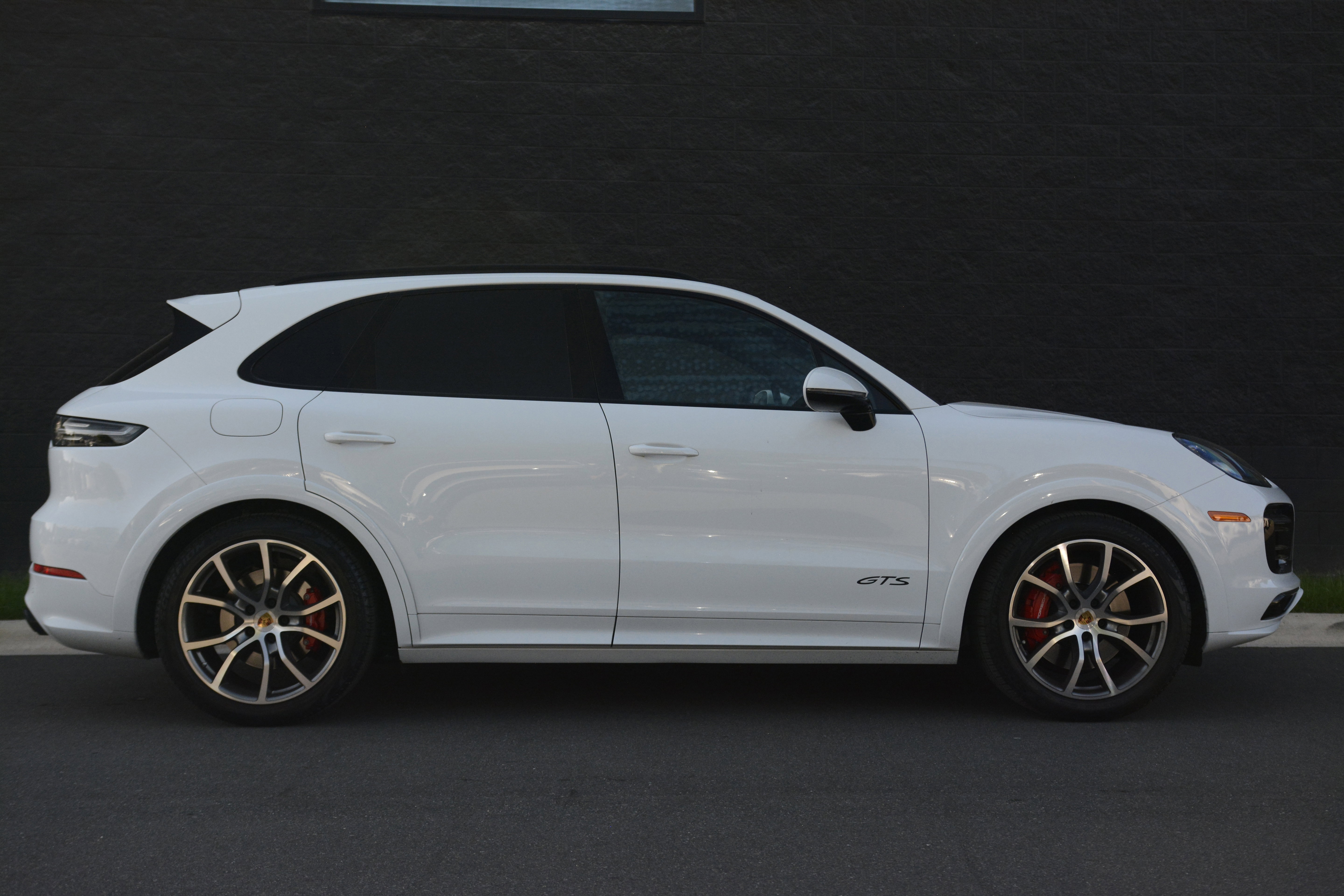 Certified 2022 Porsche Cayenne GTS AWD/4WD image 8