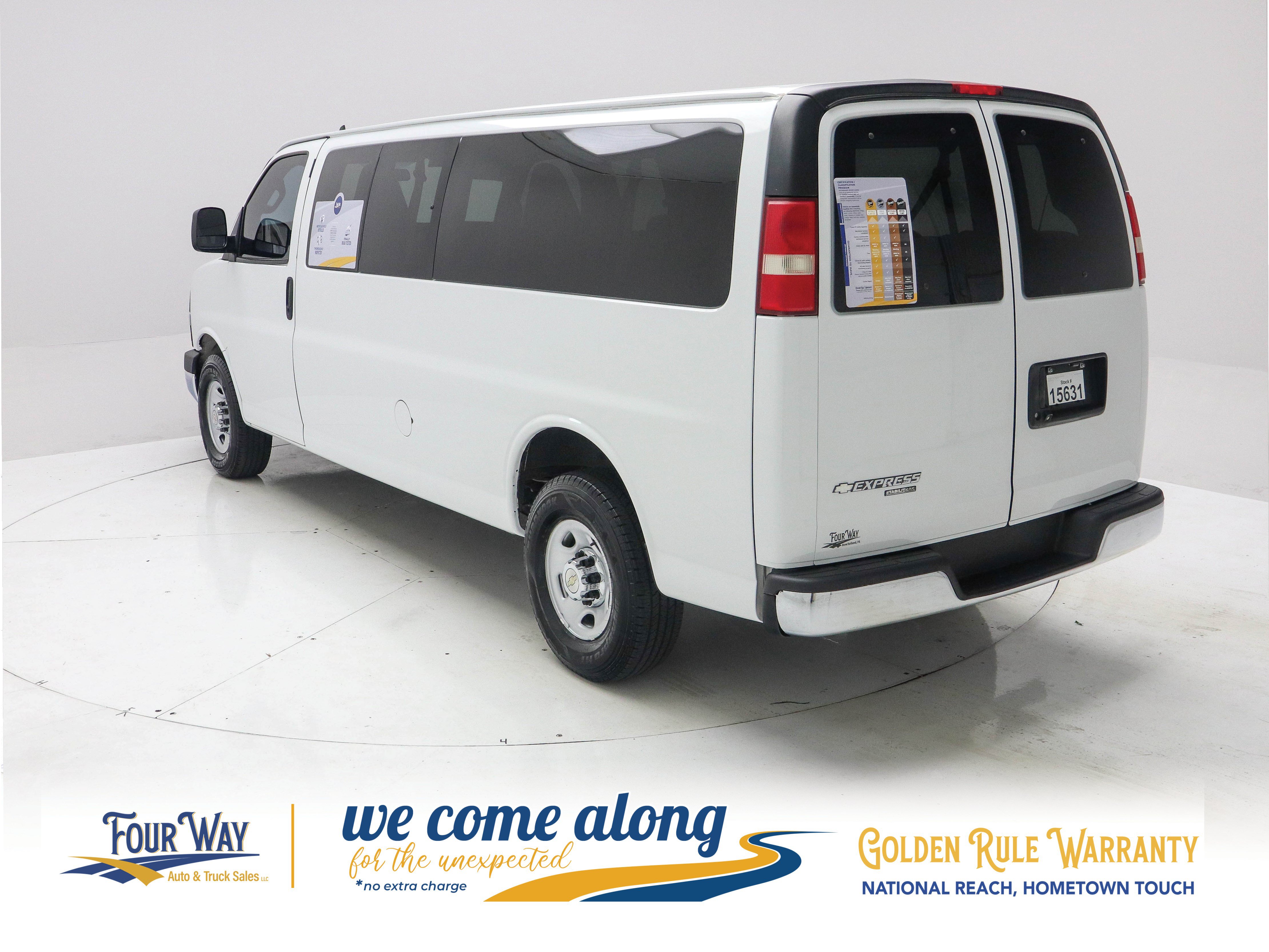 Used 2016 Chevrolet Express 3500 LT w/ LT Preferred Equipment Group RWD image 6