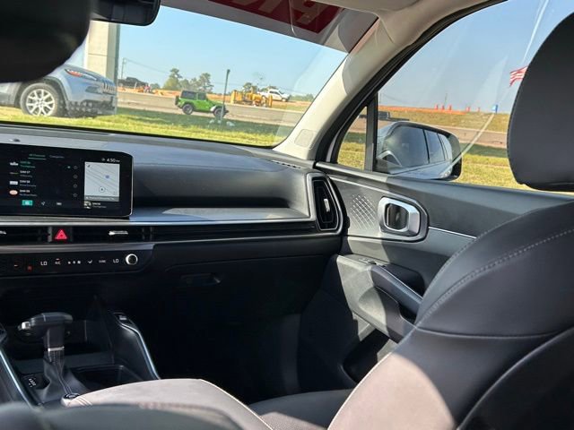 Used 2025 Kia Sorento S image 41