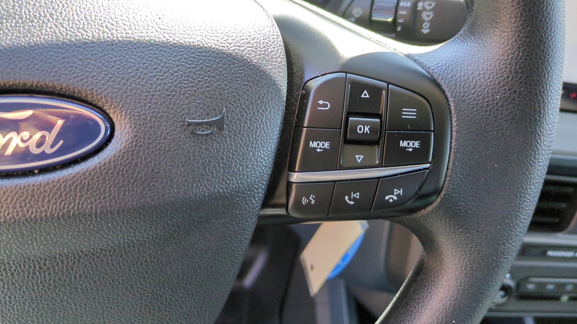 Used 2025 Ford Maverick XL w/ Equipment Group 101A image 18